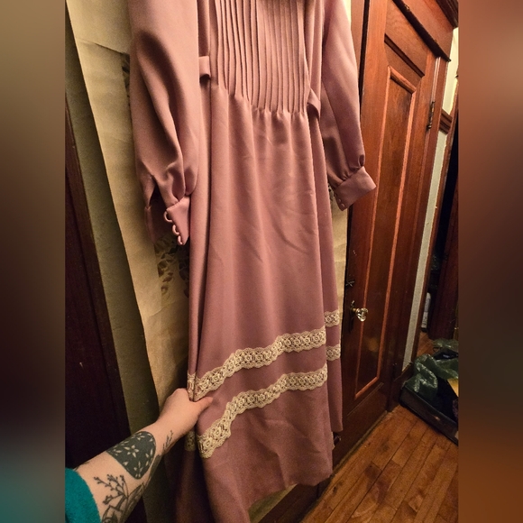 Vintage Vogue Couturier Design Lace-Trim Maxi Dress – Mauve Pink - Picture 5 of 9